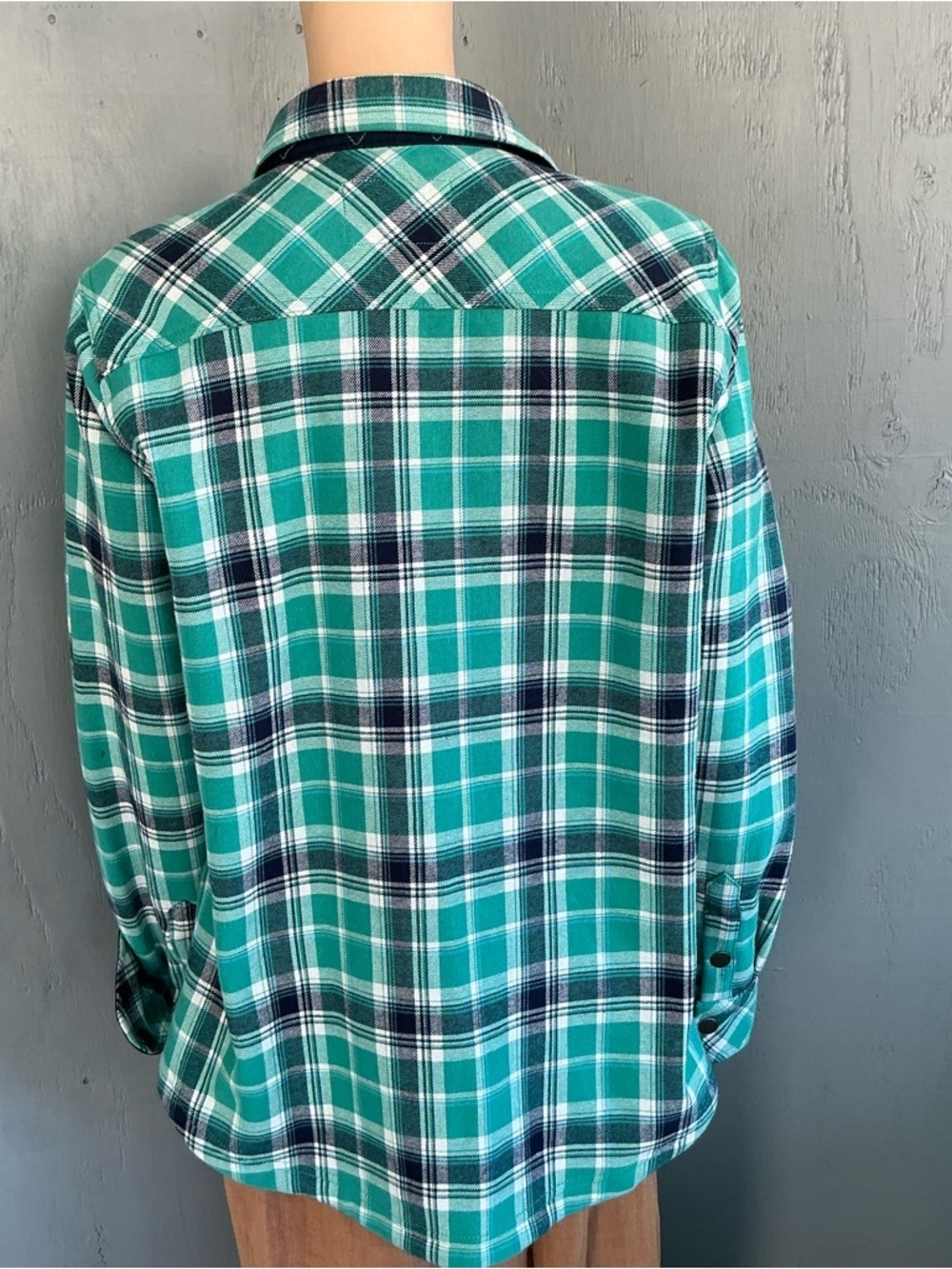 Orvis Women’s Fleece Lined Flannel Shirt lGreen Plaid Snap Button Pockets Size L - Picture 4 of 11